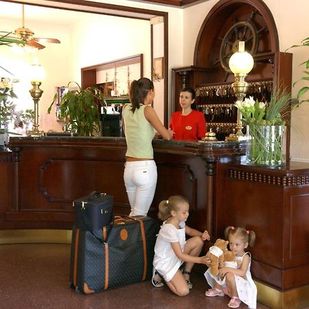 Hotel Milano Helvetia Riccione Eksteriør bilde
