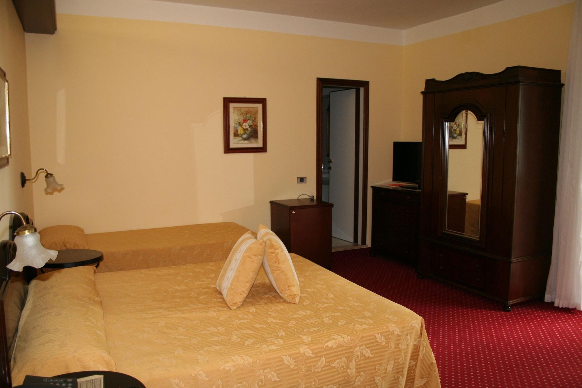 Hotel Milano Helvetia Riccione Eksteriør bilde