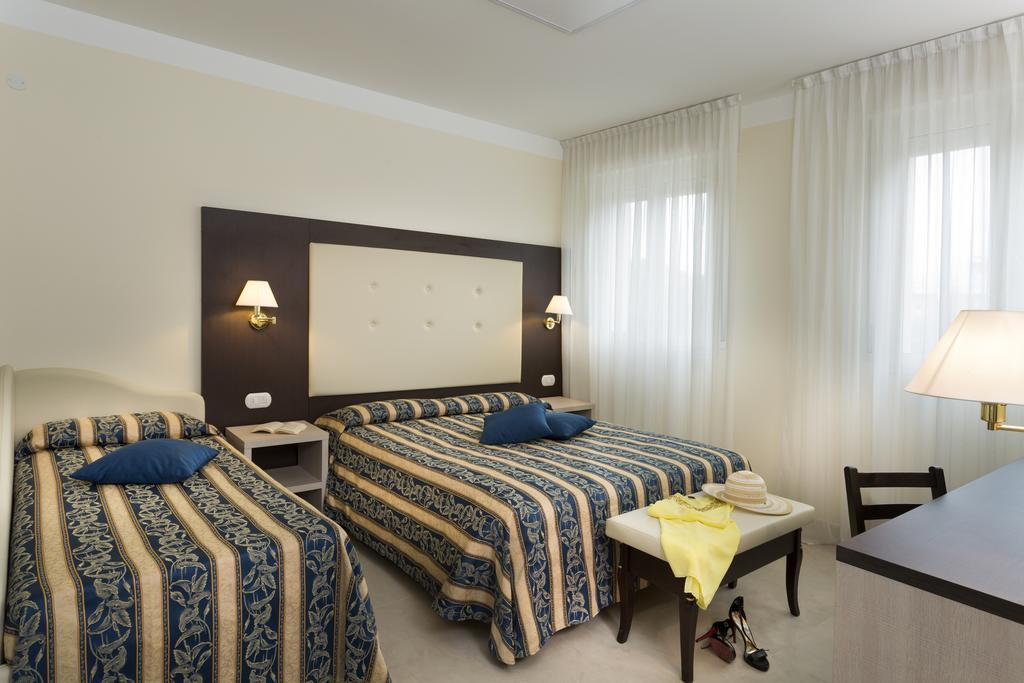 Hotel Milano Helvetia Riccione Eksteriør bilde
