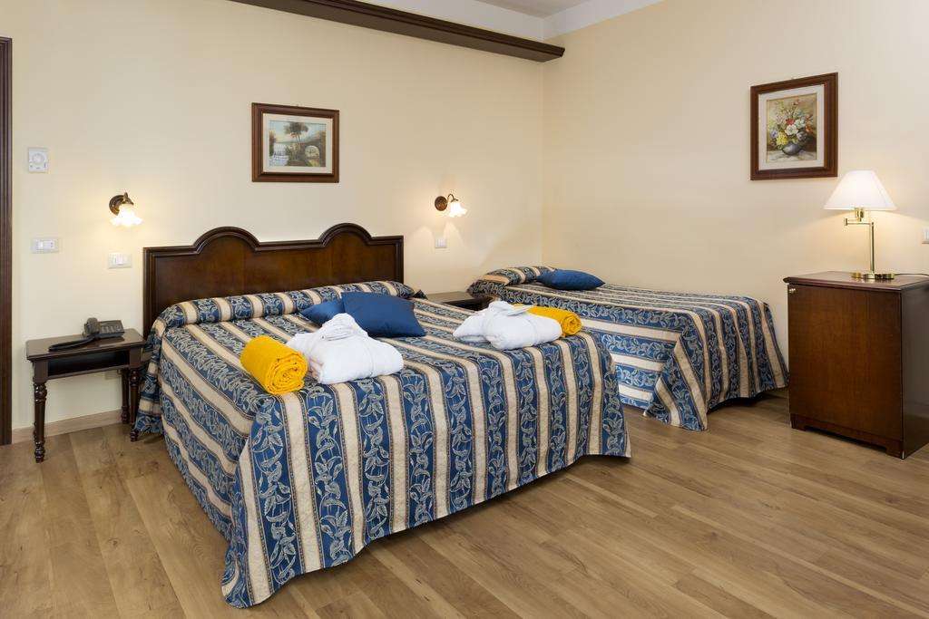 Hotel Milano Helvetia Riccione Eksteriør bilde
