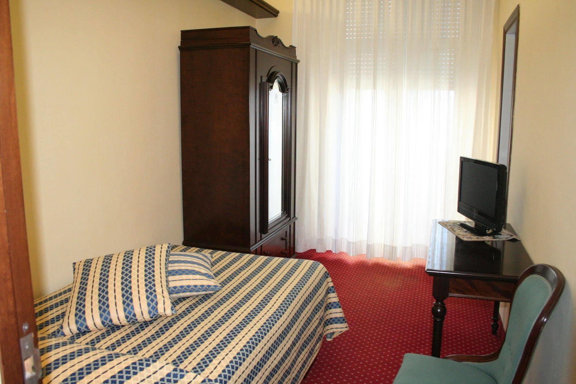 Hotel Milano Helvetia Riccione Eksteriør bilde