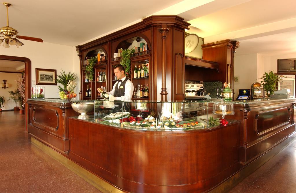 Hotel Milano Helvetia Riccione Eksteriør bilde